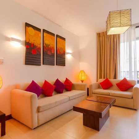 Crescat Residencies Apartment Kolombo Bagian luar foto