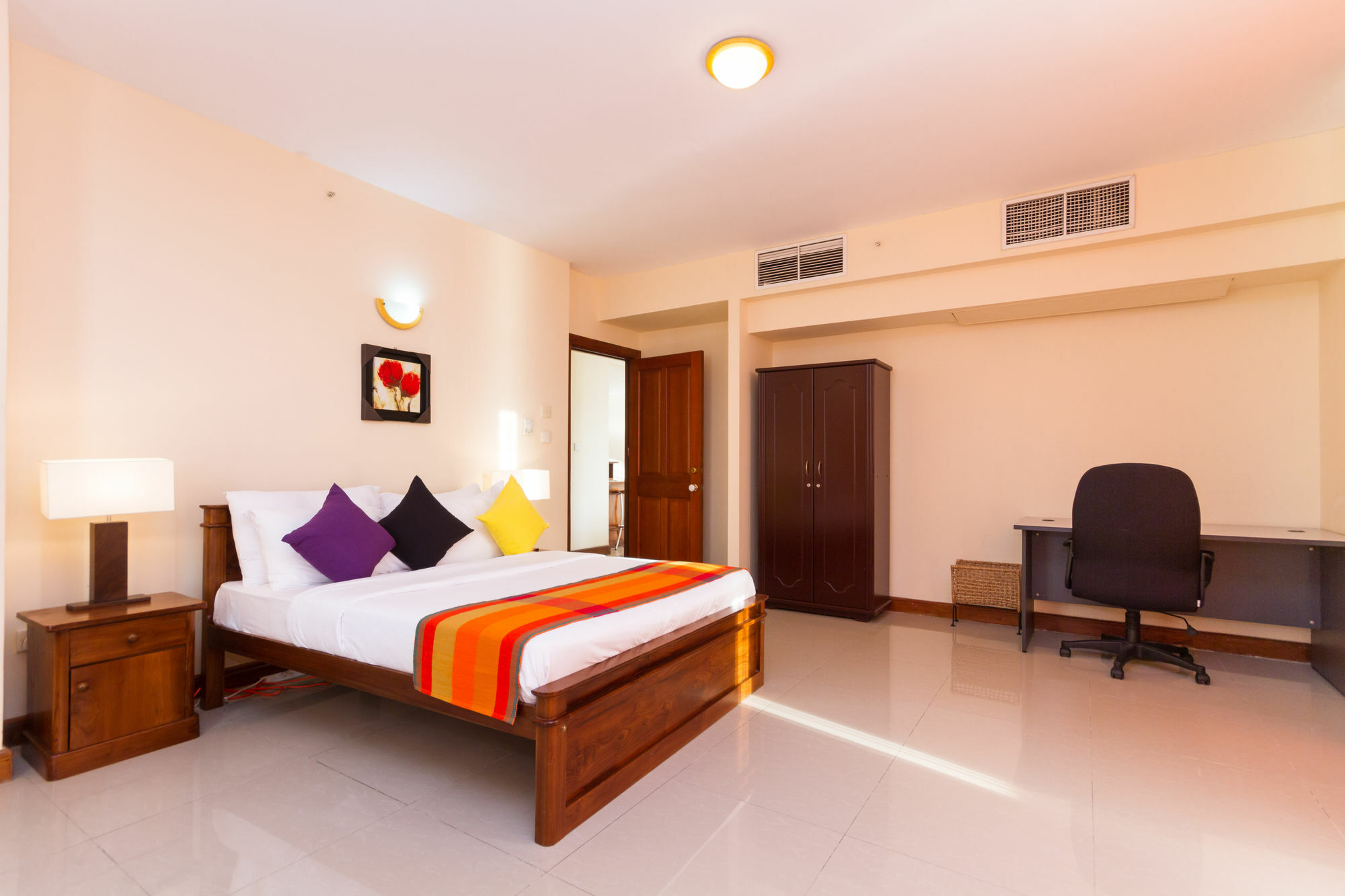 Crescat Residencies Apartment Kolombo Bagian luar foto