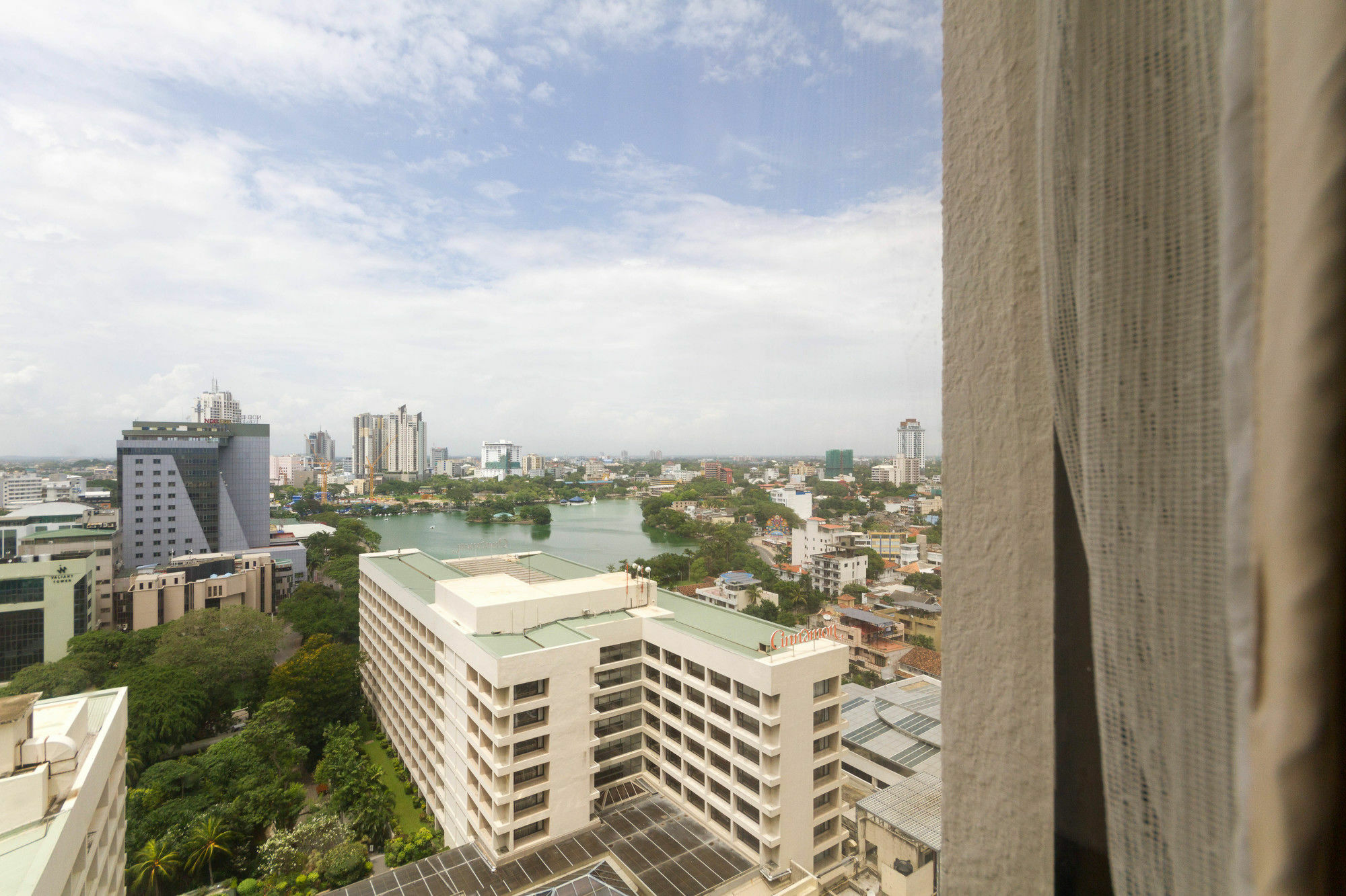 Crescat Residencies Apartment Kolombo Bagian luar foto