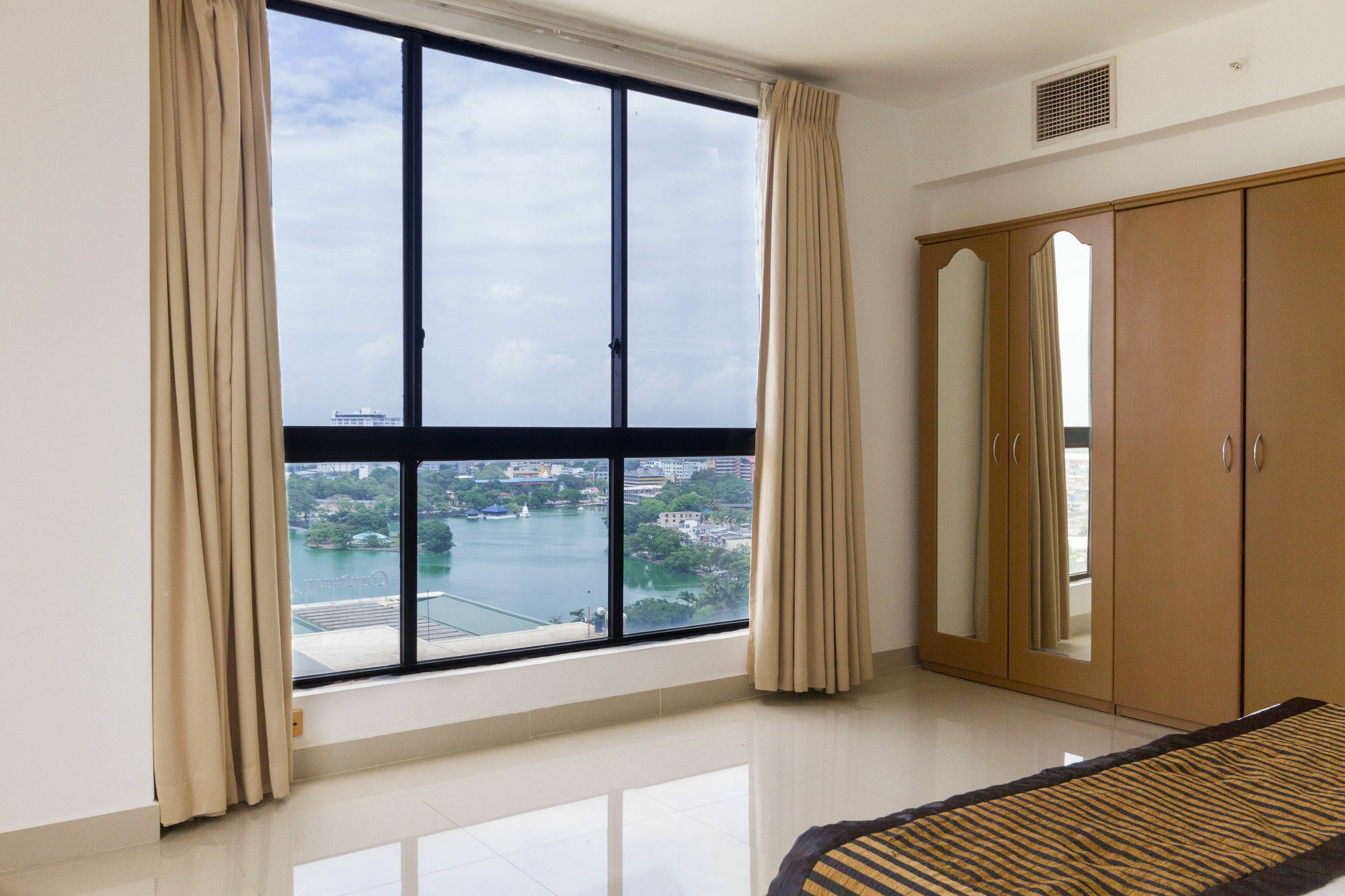 Crescat Residencies Apartment Kolombo Bagian luar foto