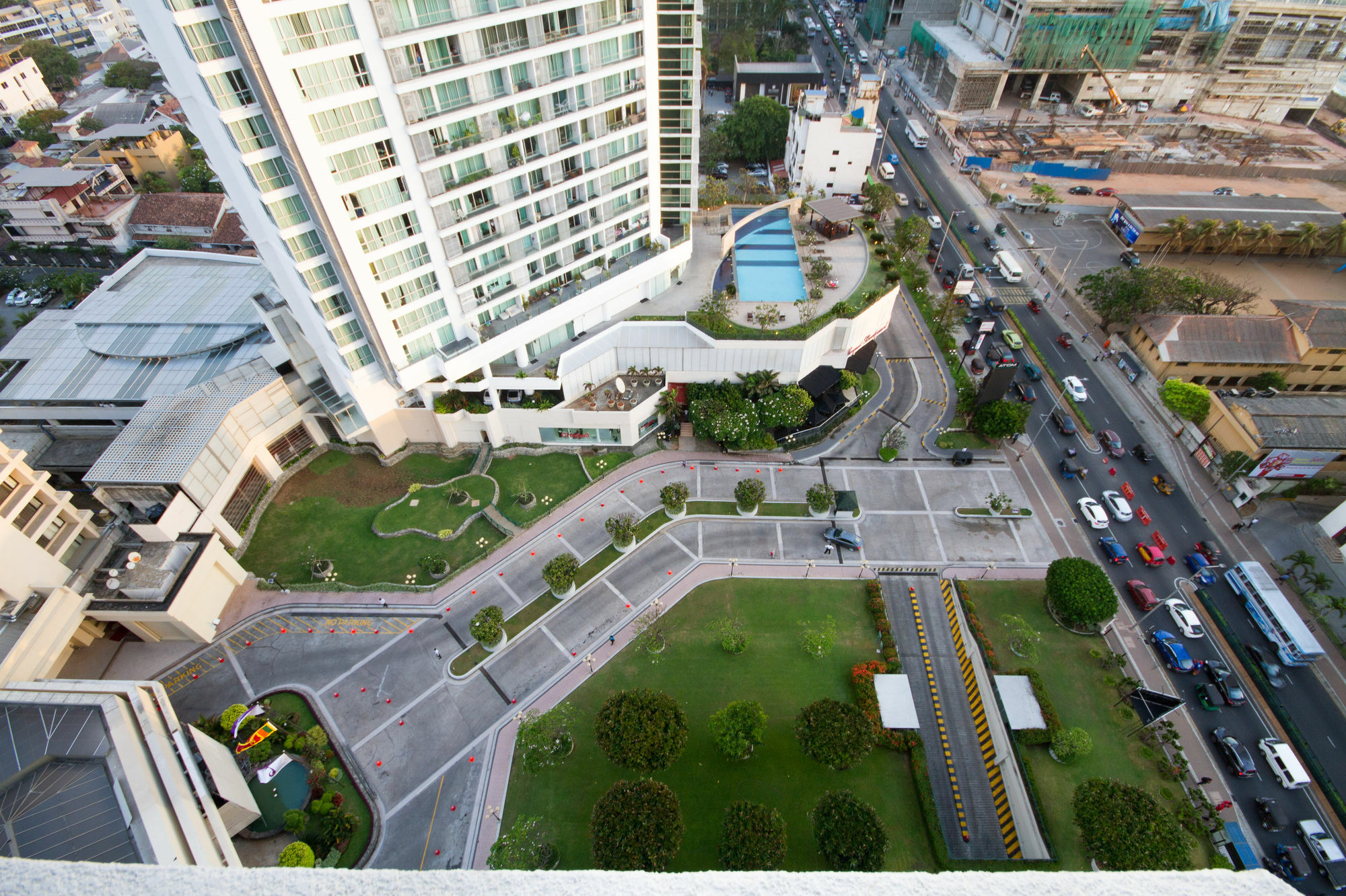 Crescat Residencies Apartment Kolombo Bagian luar foto