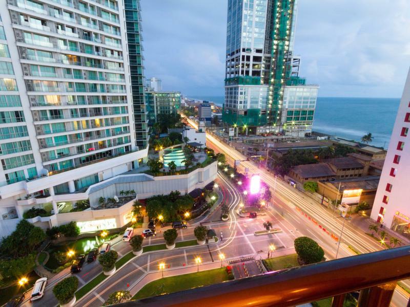Crescat Residencies Apartment Kolombo Bagian luar foto