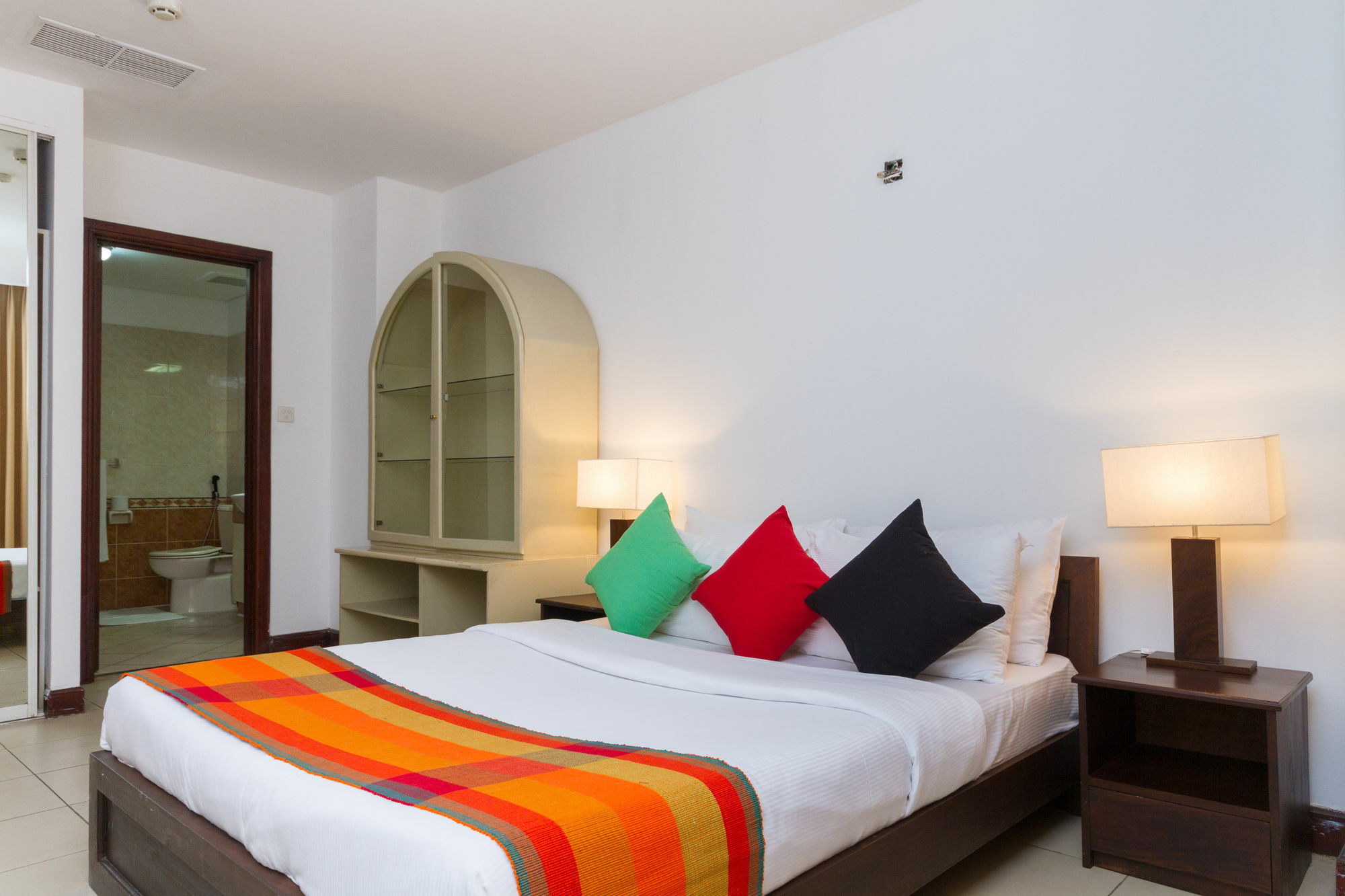 Crescat Residencies Apartment Kolombo Bagian luar foto