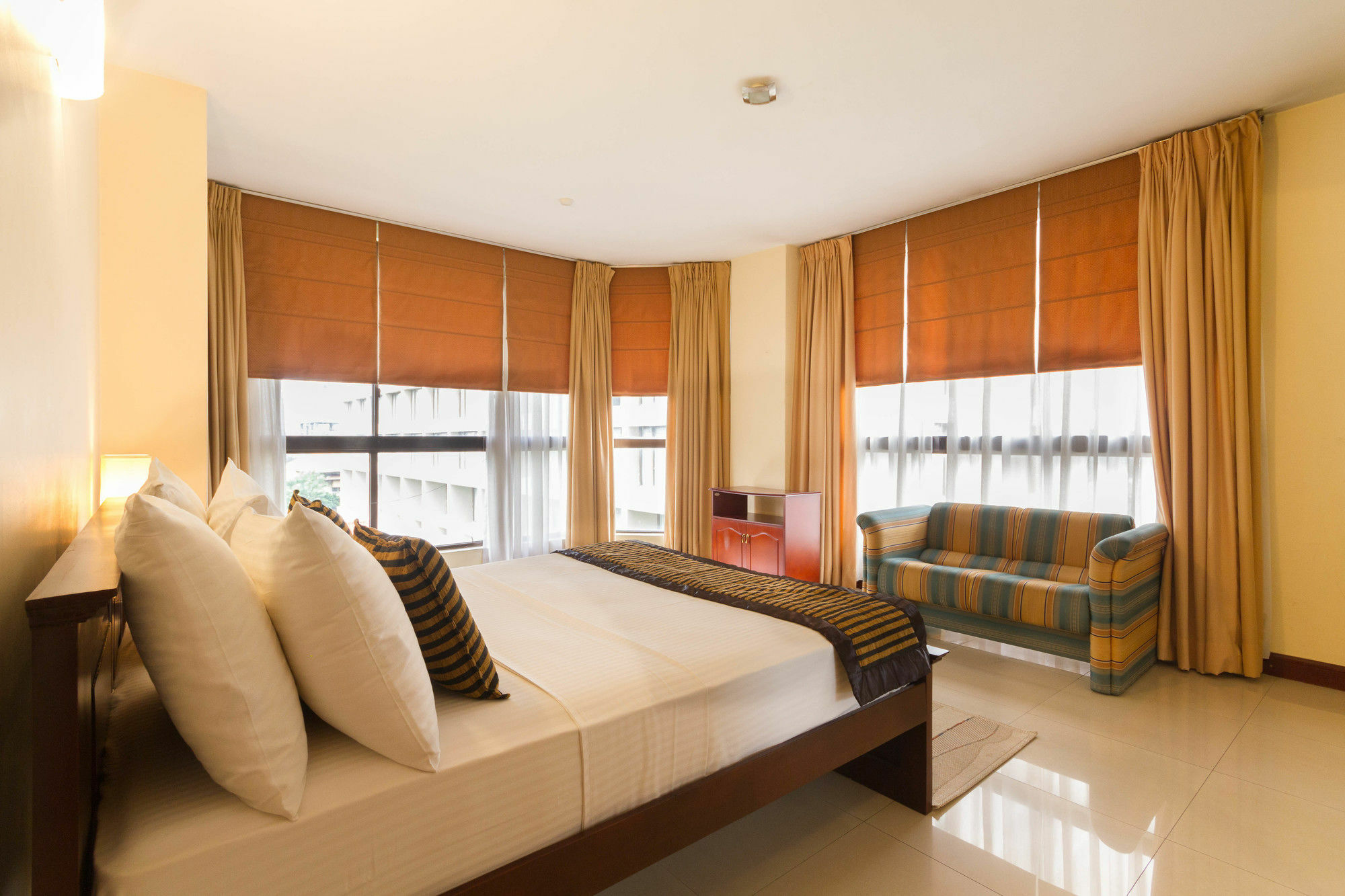 Crescat Residencies Apartment Kolombo Bagian luar foto