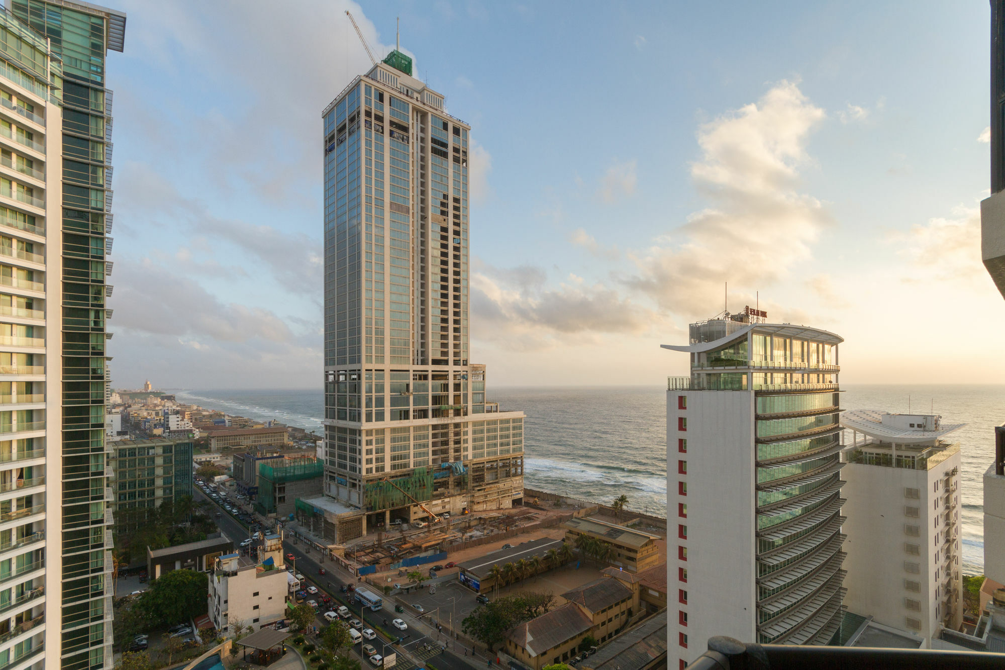 Crescat Residencies Apartment Kolombo Bagian luar foto