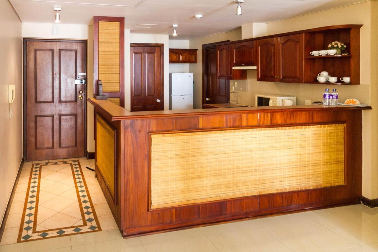 Crescat Residencies Apartment Kolombo Bagian luar foto